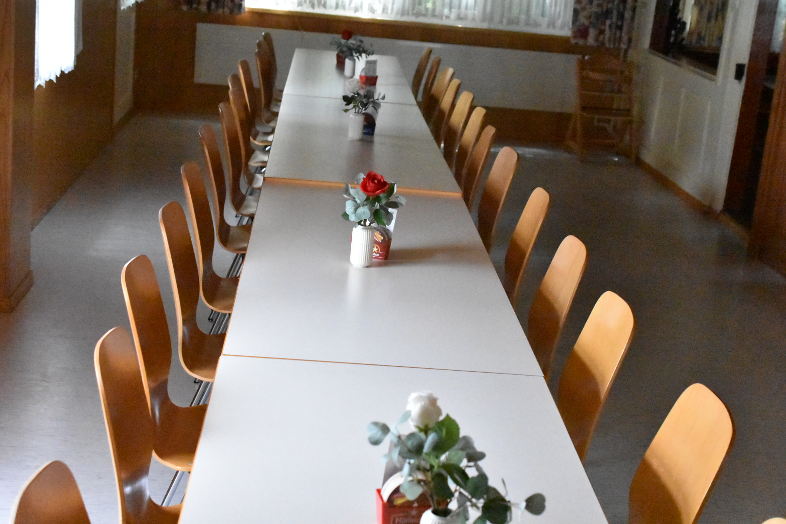 Saal mit Bestuhlung